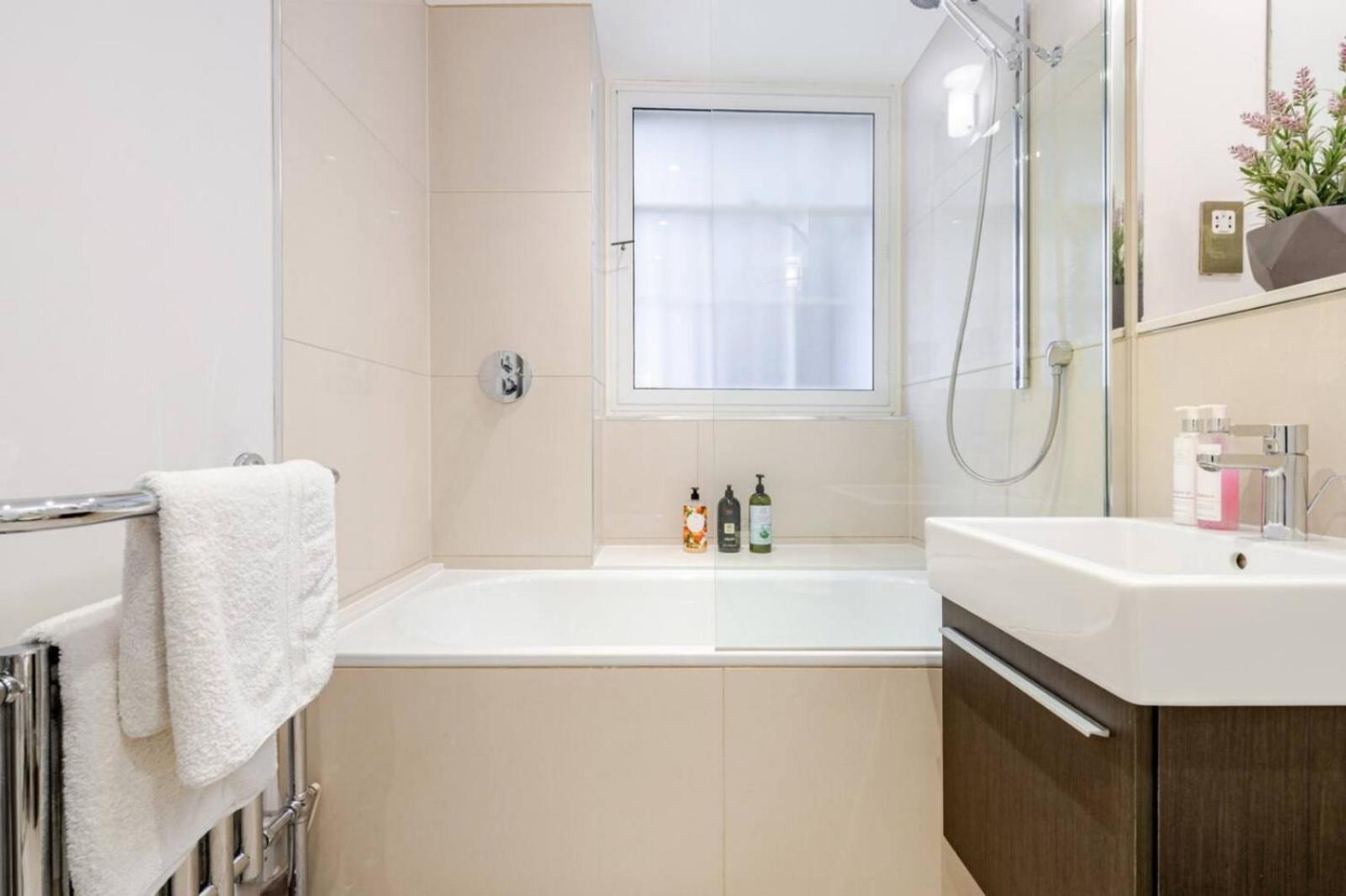 Super Lux 3 Bed By Mayfair Apartamento